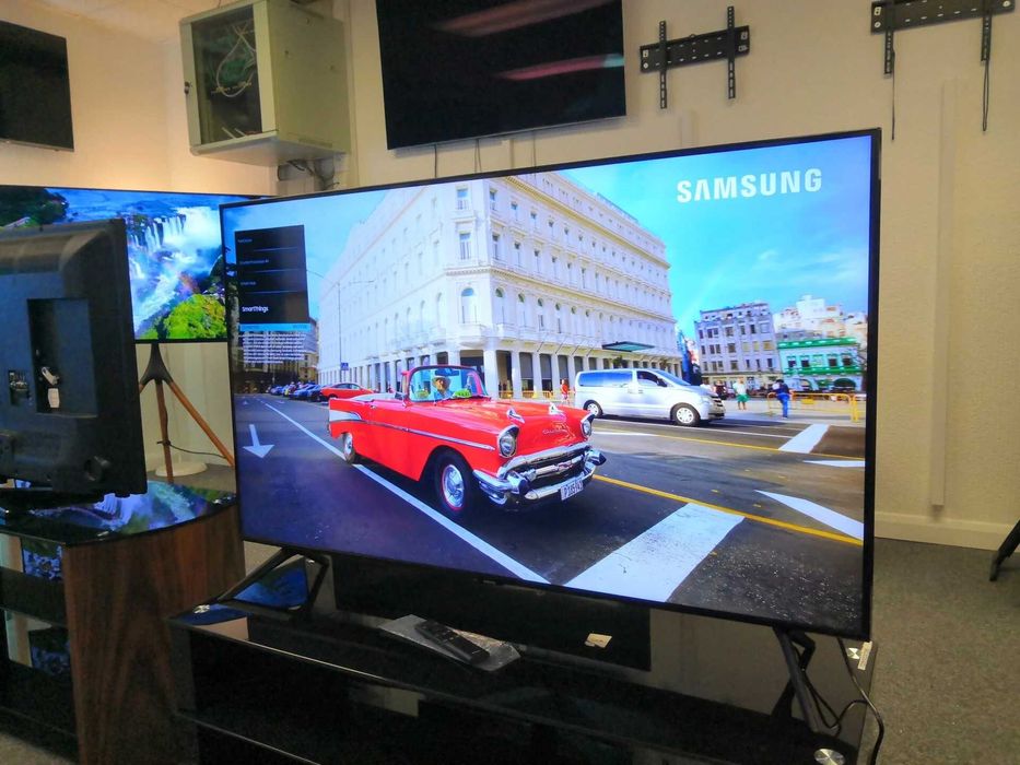 Телевизор Samsung 55 DU7100 Crystal 4K UHD SmartThings Tizen