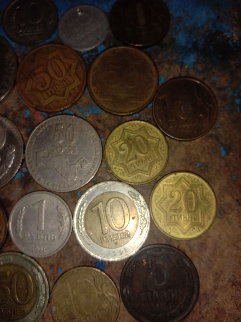 Продам  монеты разные