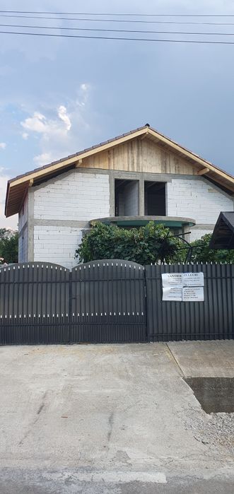 Firma executam lucrări în constructii