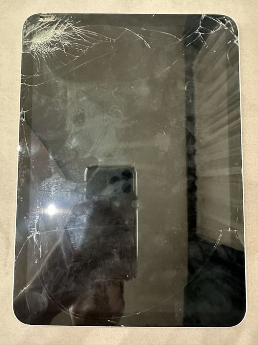 Ipad 10 със счупен тъчскриин