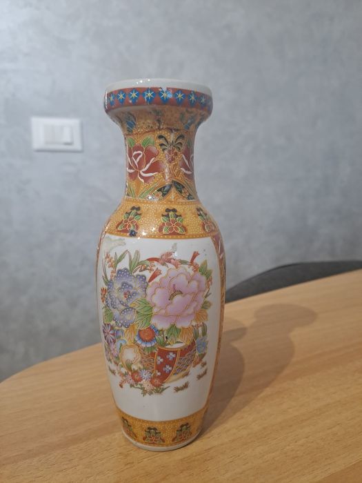 Bibelouri portelan si vaza