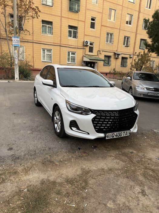 Продается авто Onix Premeer 6 позиция полный фул