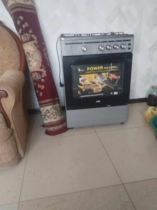 продам газовую плиту