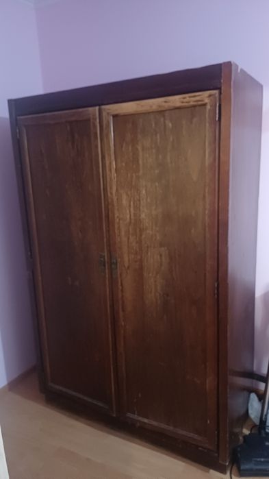 Шкаф  стеклянный шкаф
