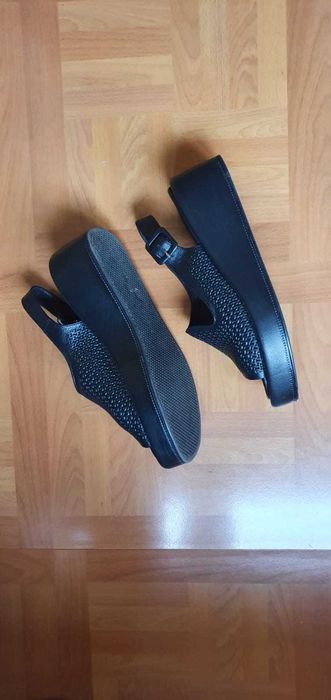 Sandale din piele marimea 38