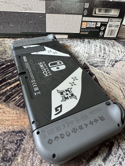Nintendo Switch Monster hunter limited  edition