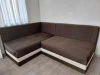 Ъглов диван в кафяв цвят