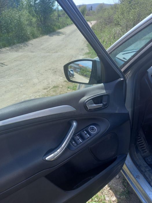 Vând Ford pentru Piese