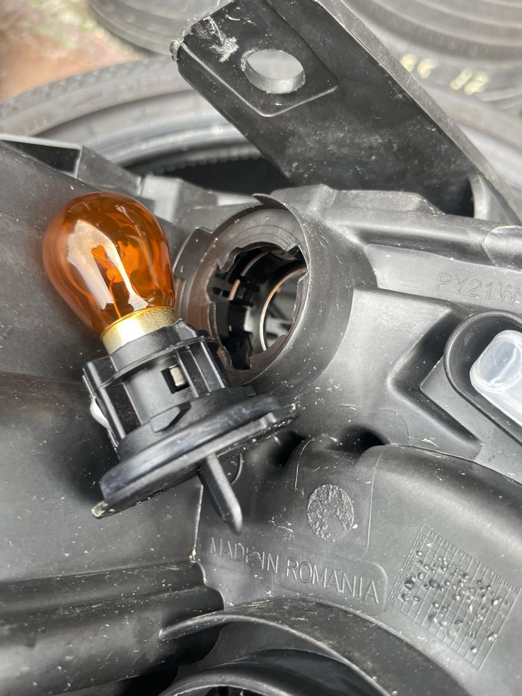 VALEO Ляв фар за VW Amarok 2011