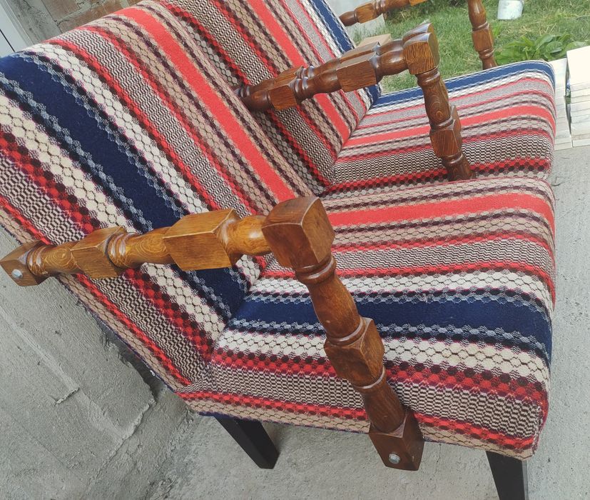 Set Fotolii si masa  vintage calitative cu cotiere