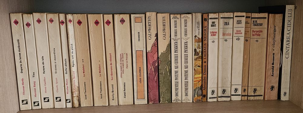 Carti vechi edituri diferite