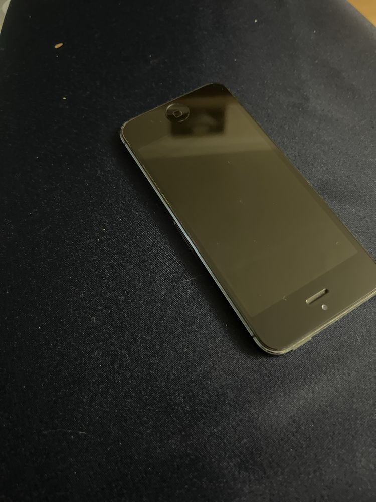 iPhone 5 , Модель: A1428 (16 ГБ, черный)