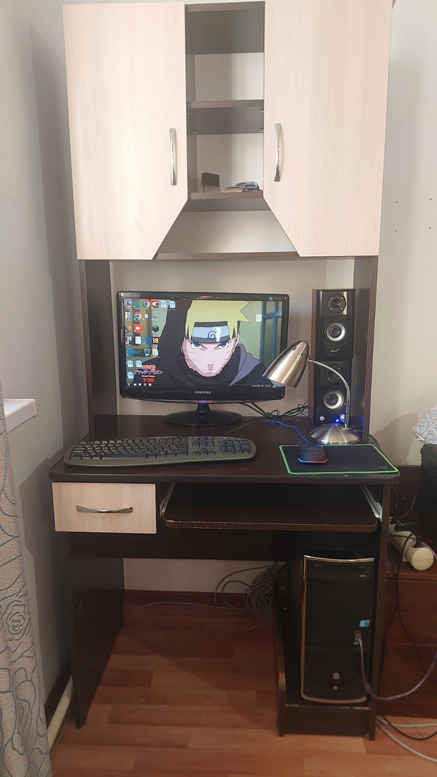 Компьютерный стол