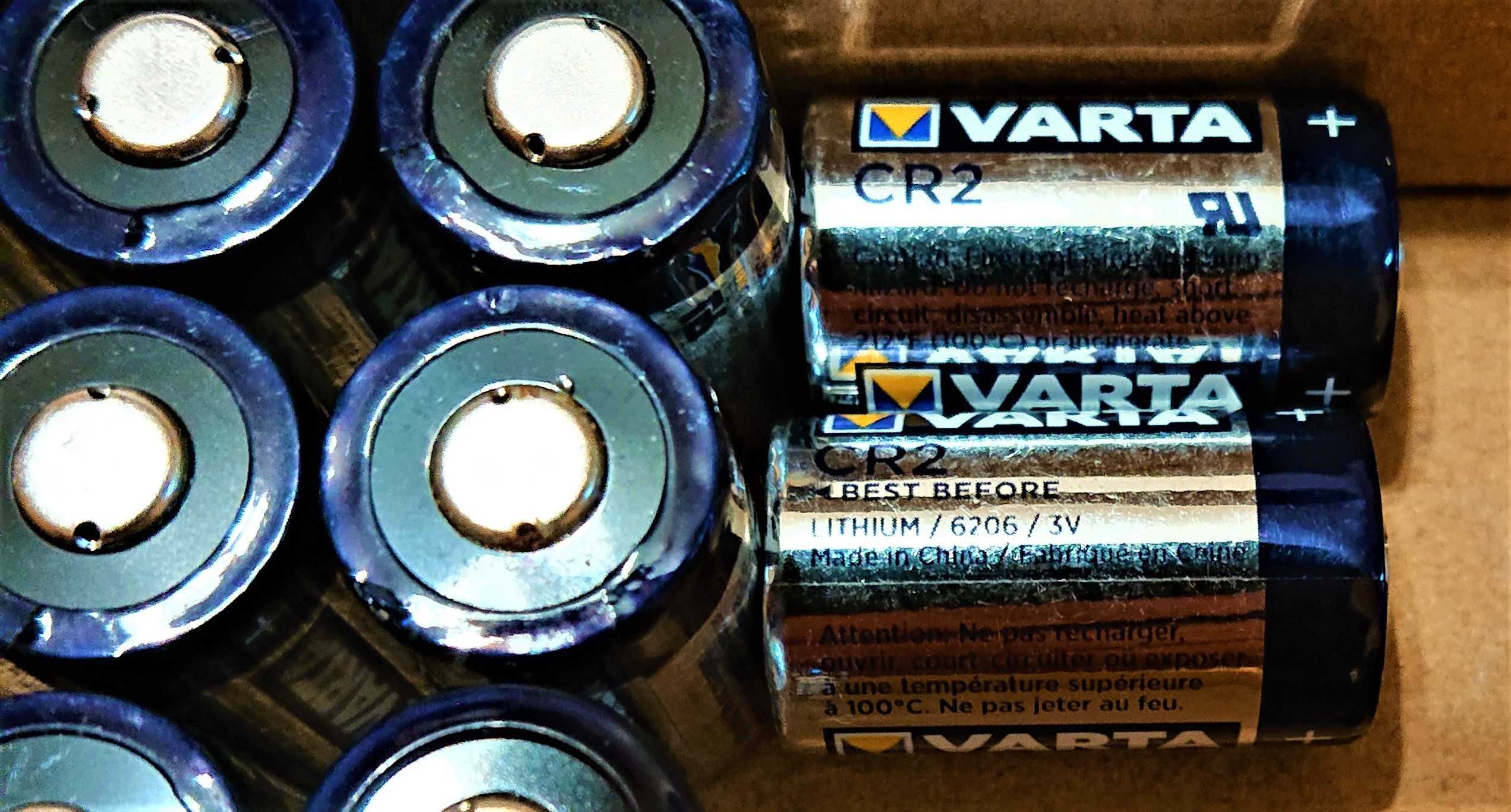 22 baterii CR2 Varta