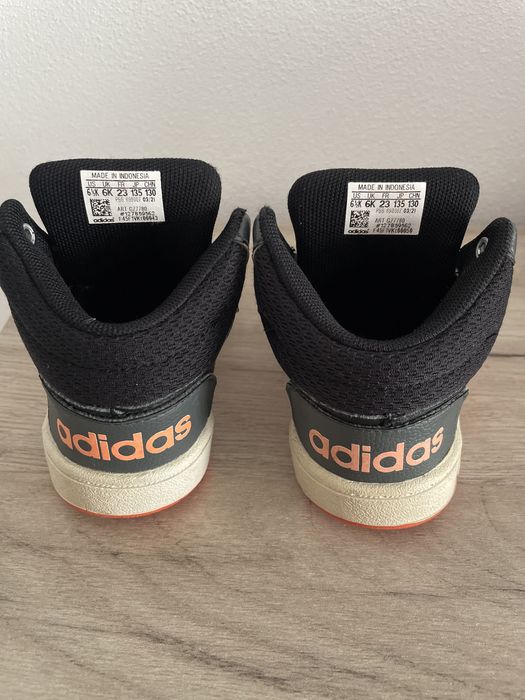 Adidas , marimea 23