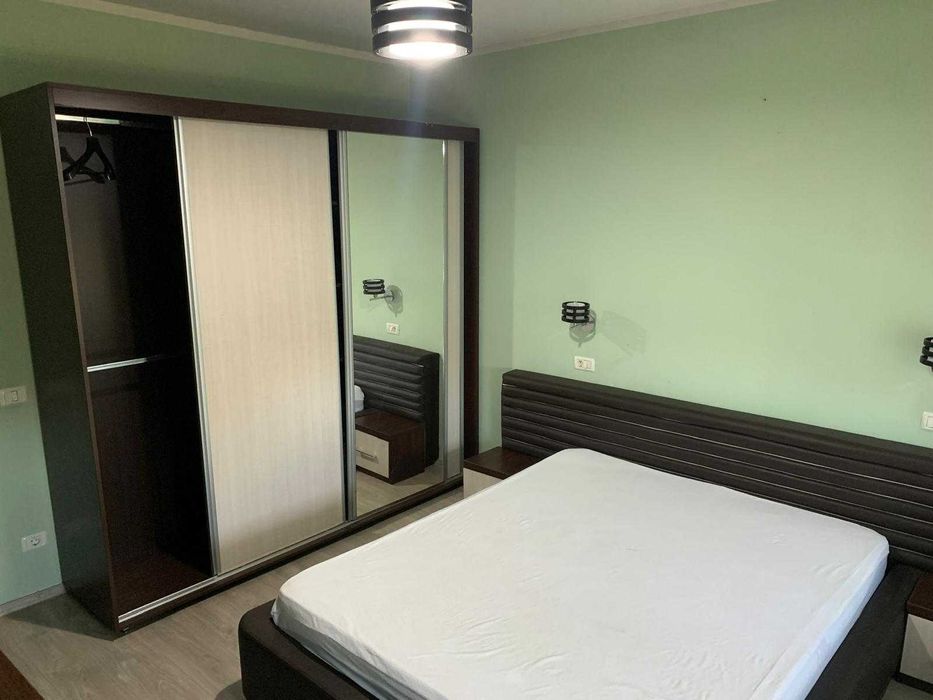 Vilă modernă și spațioasă cu grădină — Giroc, la intrare în Timișoara