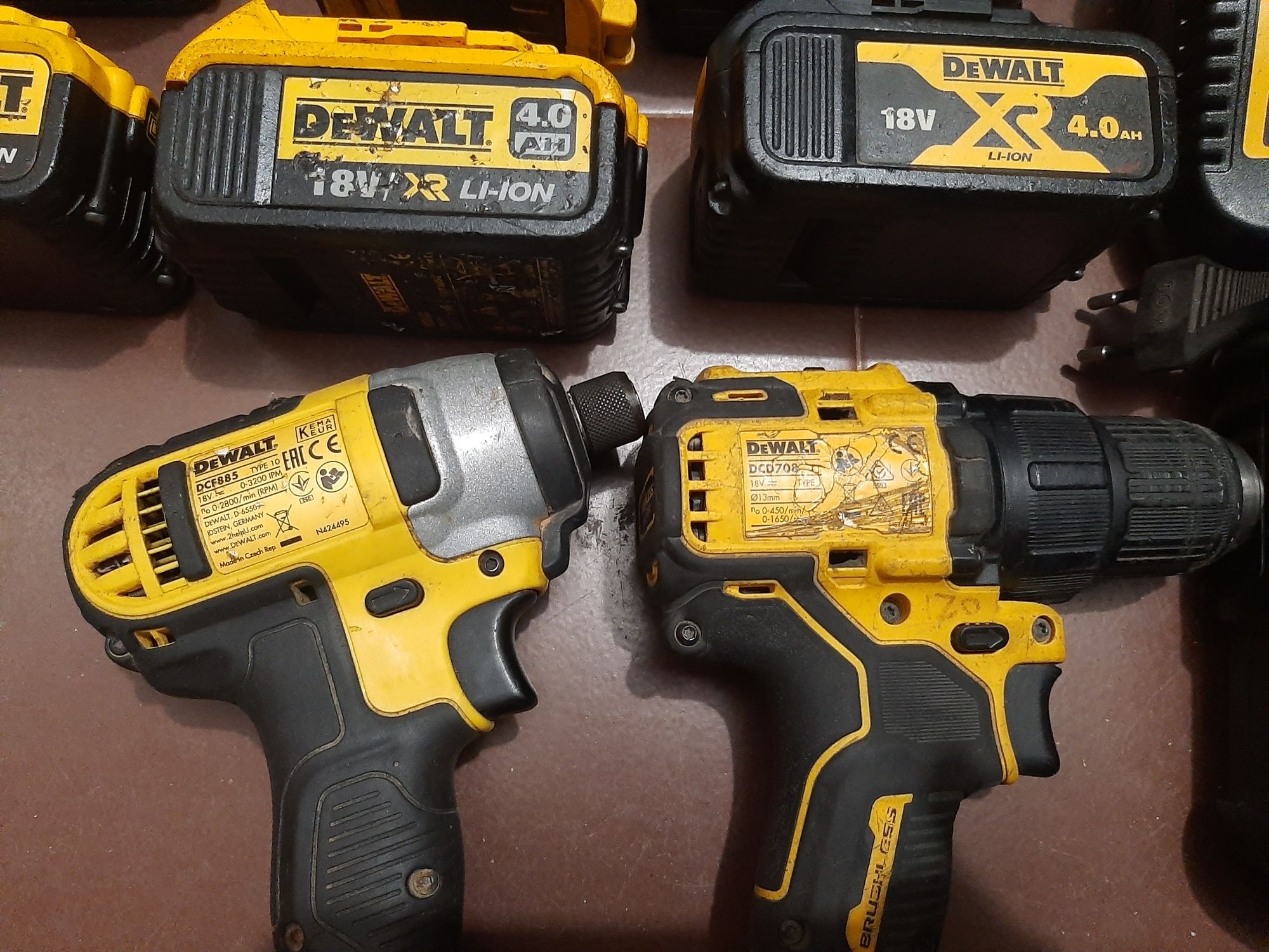 Машини DeWALT 18v