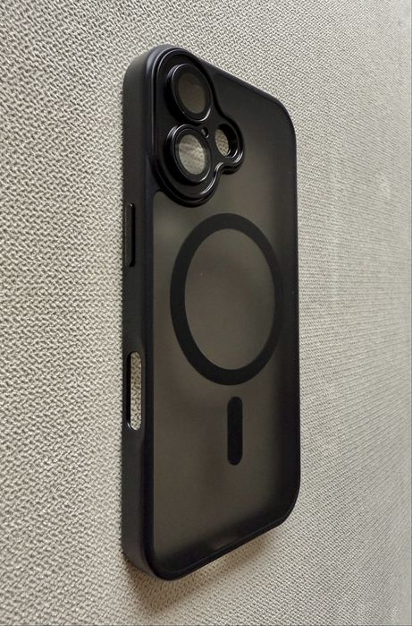 Husa pentru iPhone 17, semi-transparenta