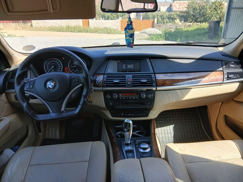 Vând BMW X5 e70 in stare foarte bună de funcționare