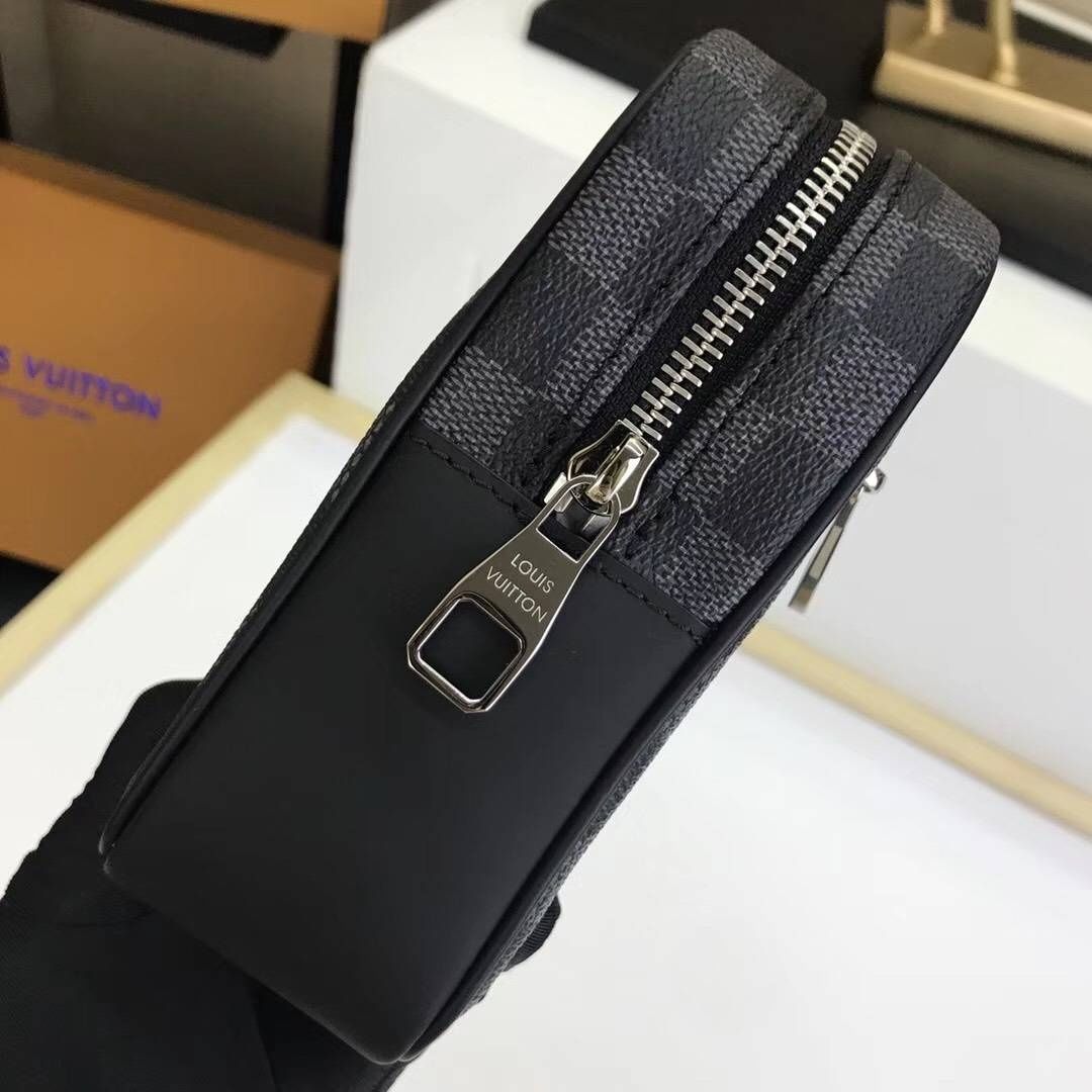 Чанта Luis Vuitton Kasai Clutch
