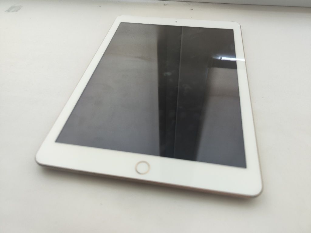 Продам iPad 5, Айпад 5 поколения.