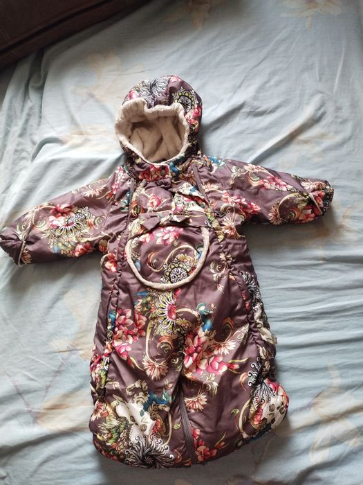 Продам детский зимний комбинезон для новорожденных.