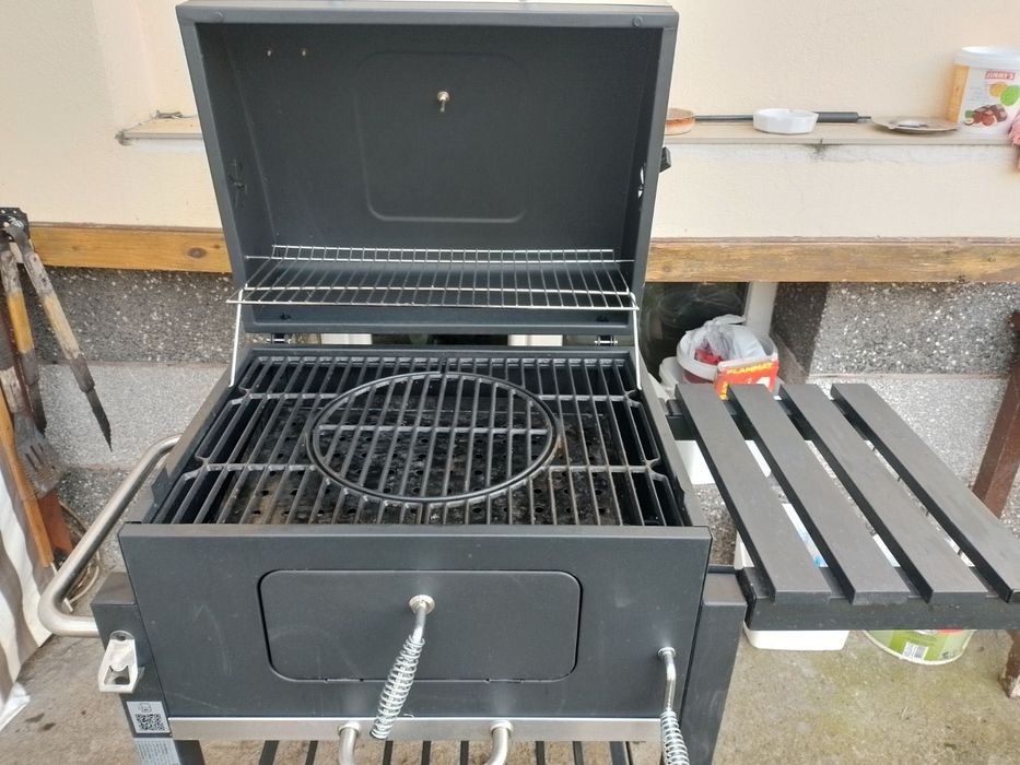 Продавам барбекю Tarrington House
