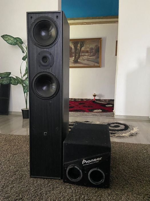 Vând subwoofer+ boxă în stare perfectă folosite maxim o săptămână