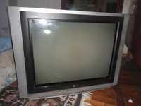 Продаётся телевизор LG.38 дюймов 95см диагональ, большой.