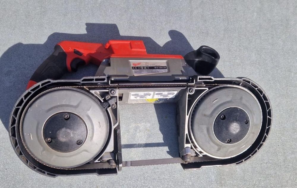 Fierastrau cu banda Milwaukee M18 CBS125 Fuel Brushless 125mm