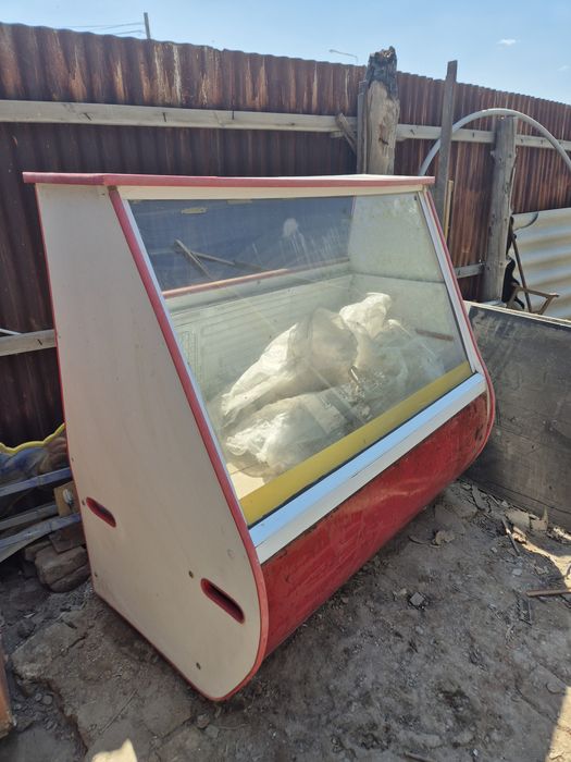 Холодильник для магазина