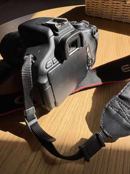 Canon  DSLR 600D