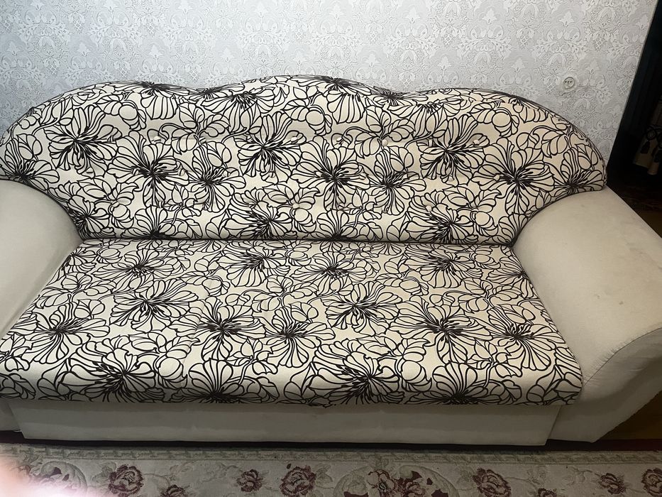 Продам диван в хорошем состоянии