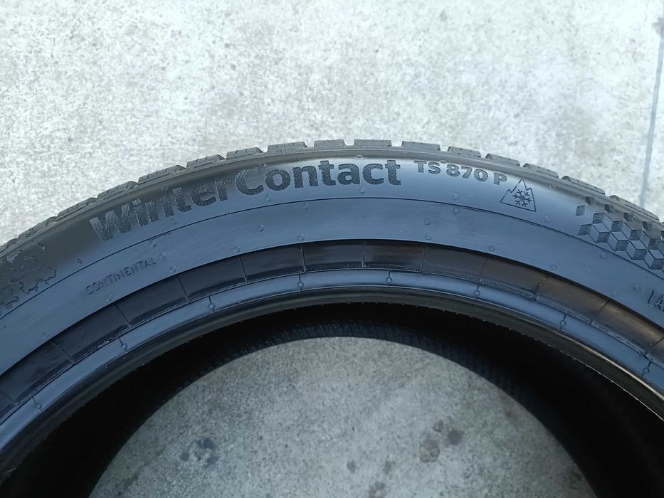 Doua anvelope de iarna 235 45 18 continental wintercontact TS870P