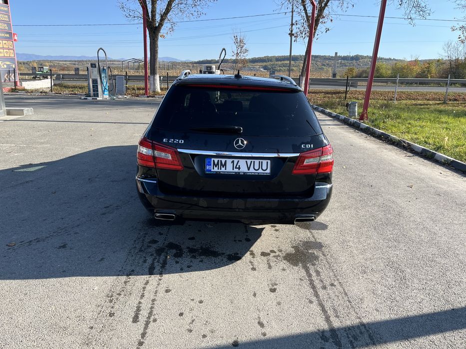 Vând  Mercedes E class