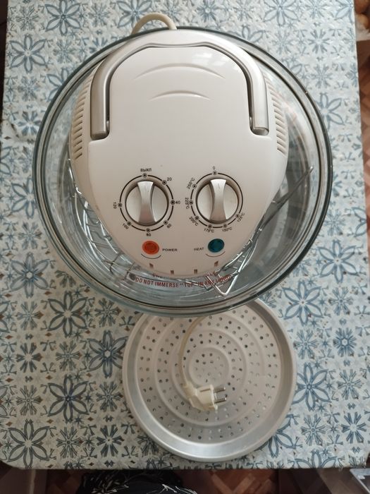 Аэрогриль Polaris в хорошем состоянии.
Настраивает время готовки и те