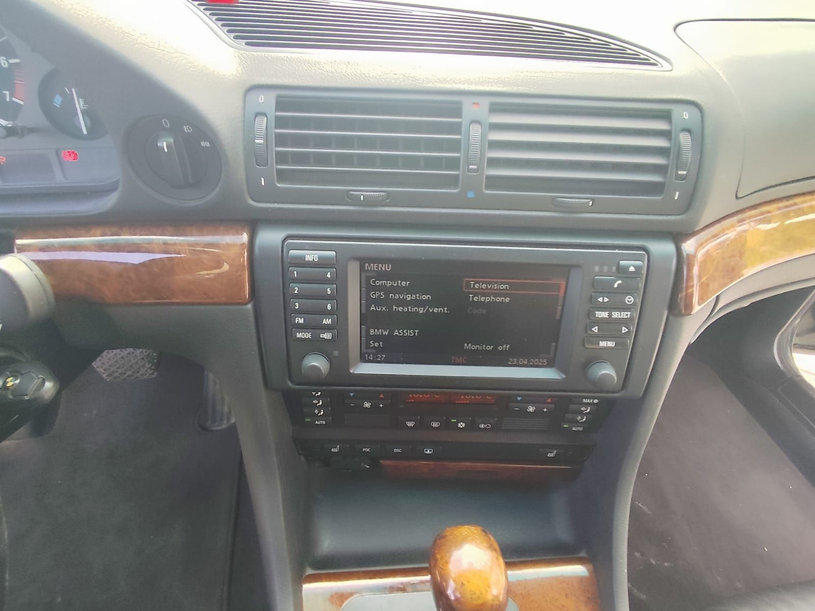 BMW 728i an 2000 facelift