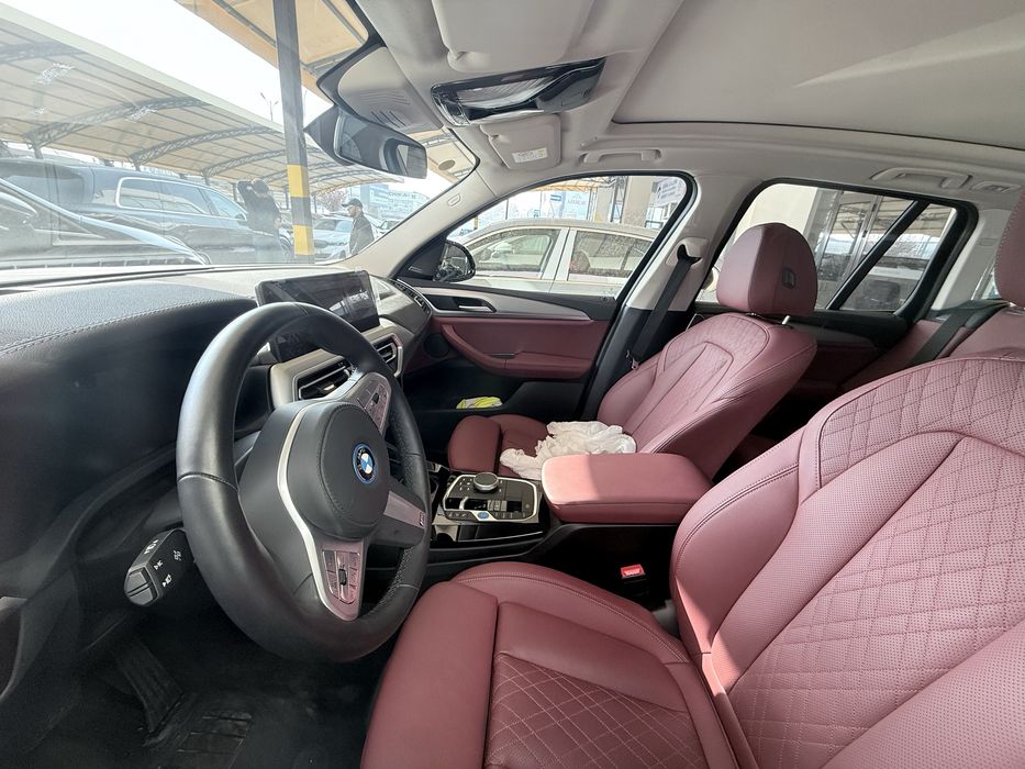 Bmw ix3 40L m sport 2025 yili