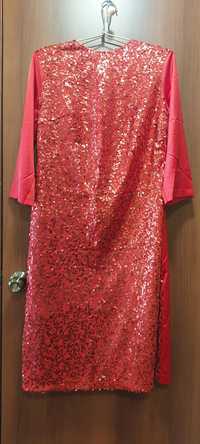 Платье нарядное с пайетками, размер 50