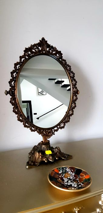 Oglindă veche din bronz