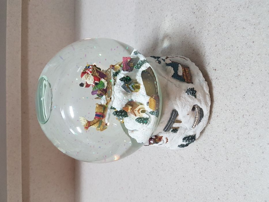 Снежный шар (музыкальный)