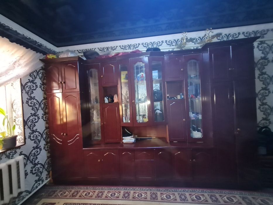 Гостенни мебел стенка