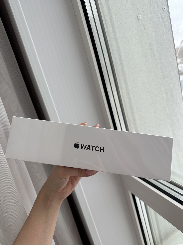 Продам абсолютно новые Apple Watch SE