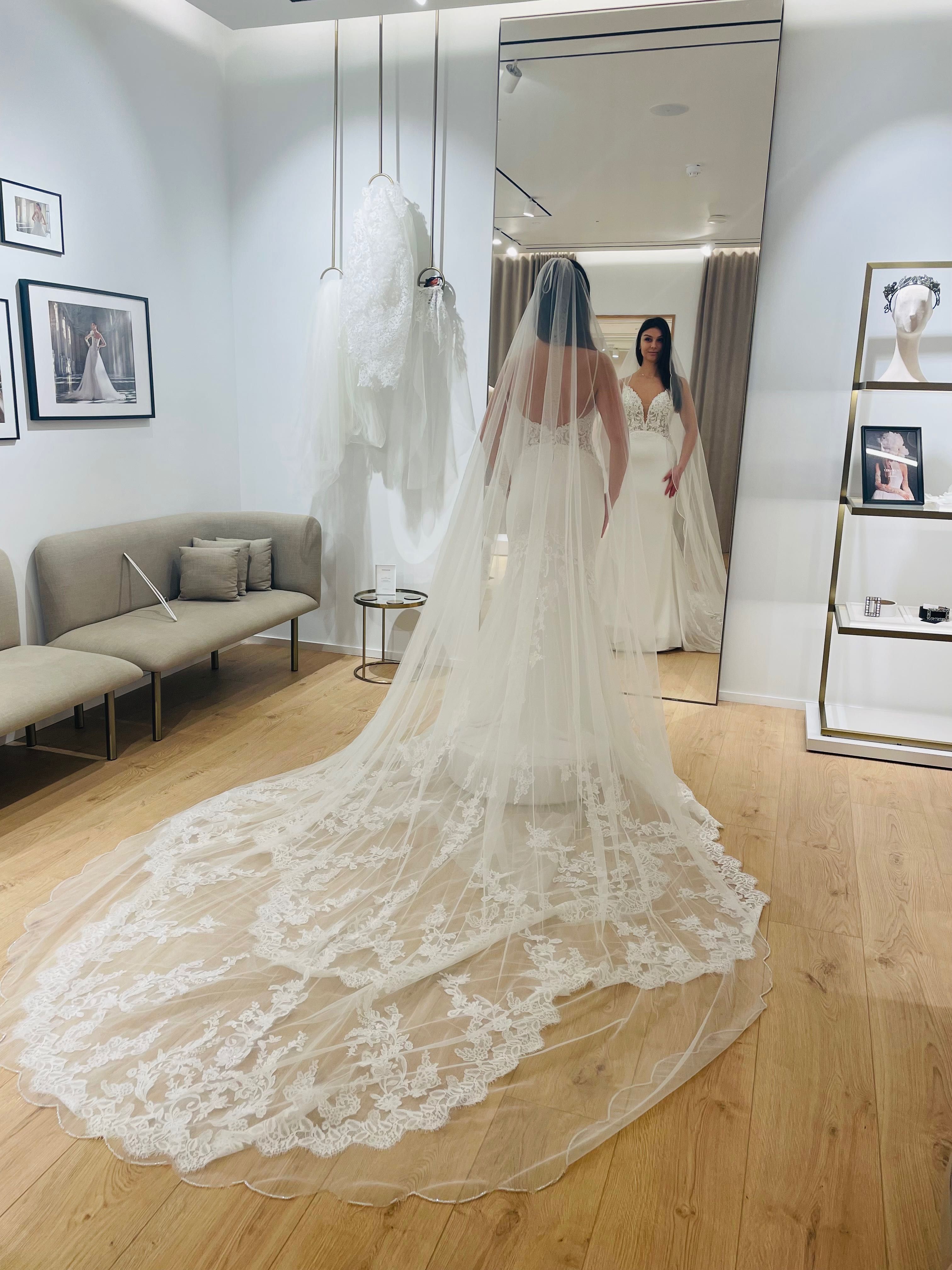 Rochie de mireasă Pronovias, cu etichetă