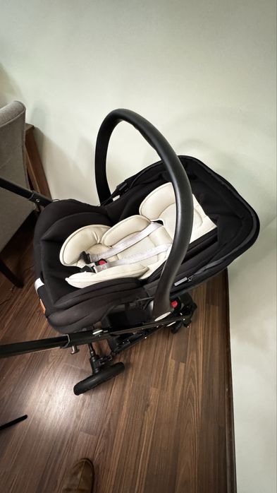 Количка с кош за кола