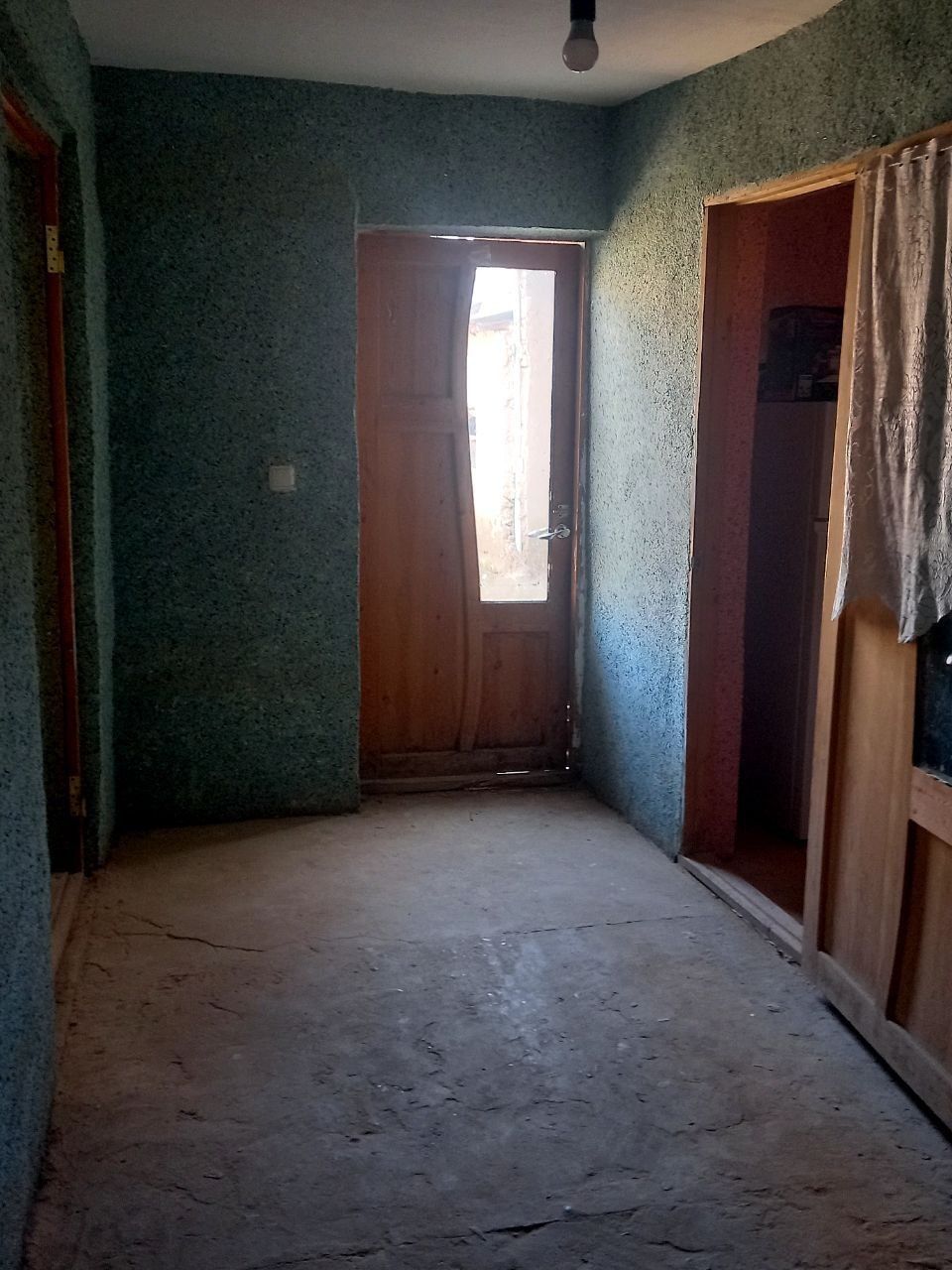 Uy sotiladi 5 xonali