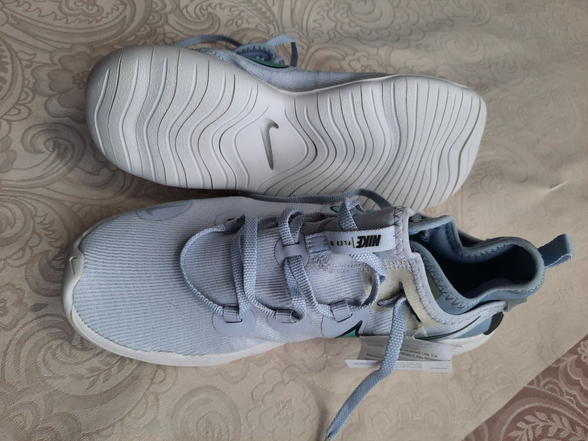 Nike кросовки  38 размера