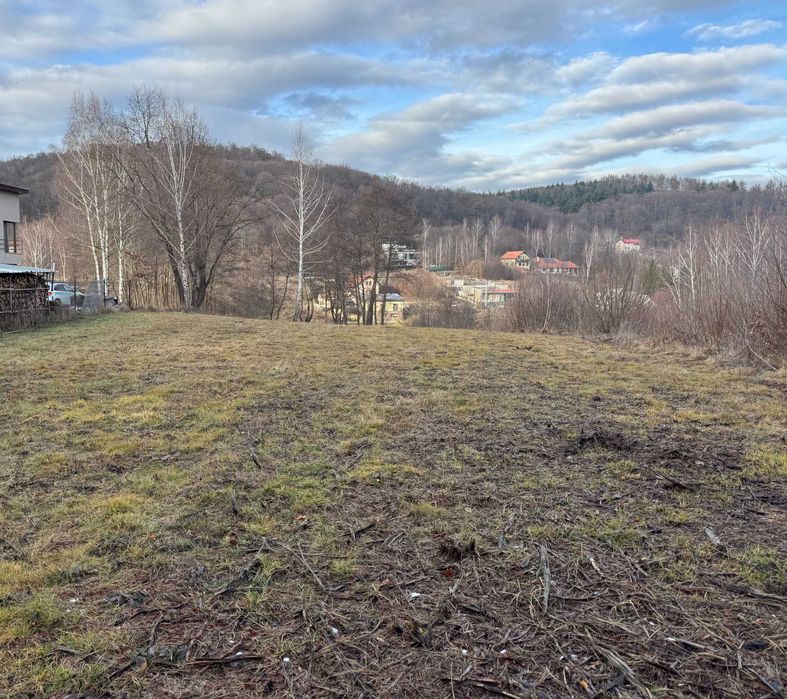 Teren intravilan, de vanzare Feleacu, zona linistita, padure + parau.