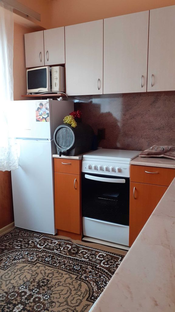 Дава се под наем Двустаен апартамент в Самоков - 70 кв.м за 51 € - Снимка #1