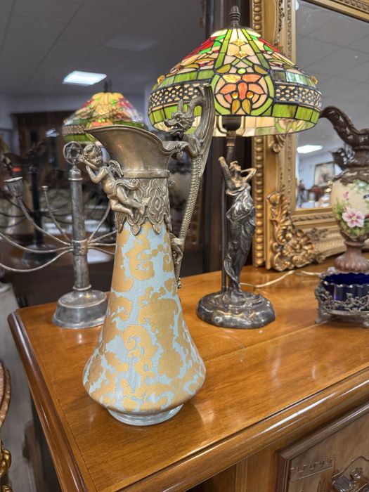 Carafa deosebita din portelan craquelle si elemente bronz